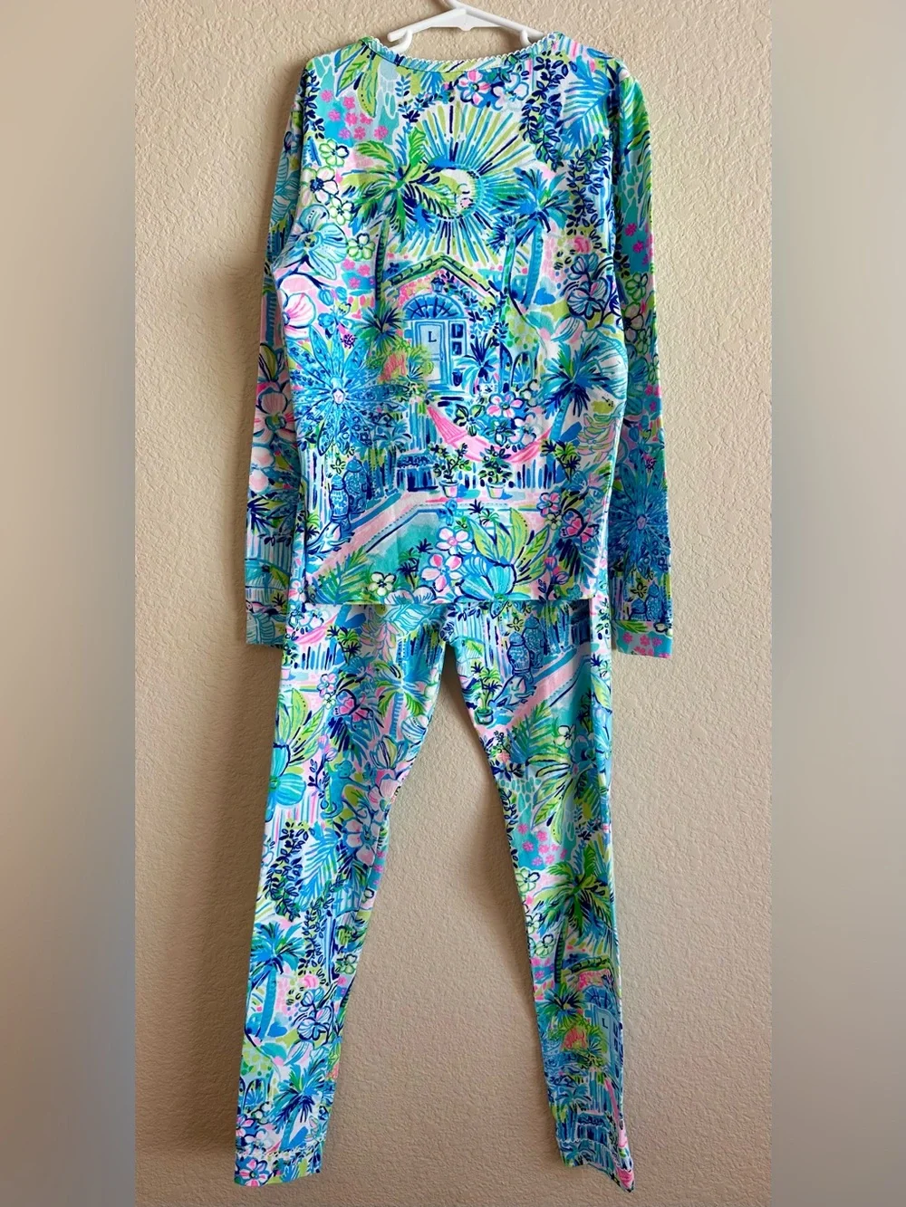Lilly Pulitzer Pajama Set Girls Size 14 LS Shirt & Pants Colorful Tropical Print